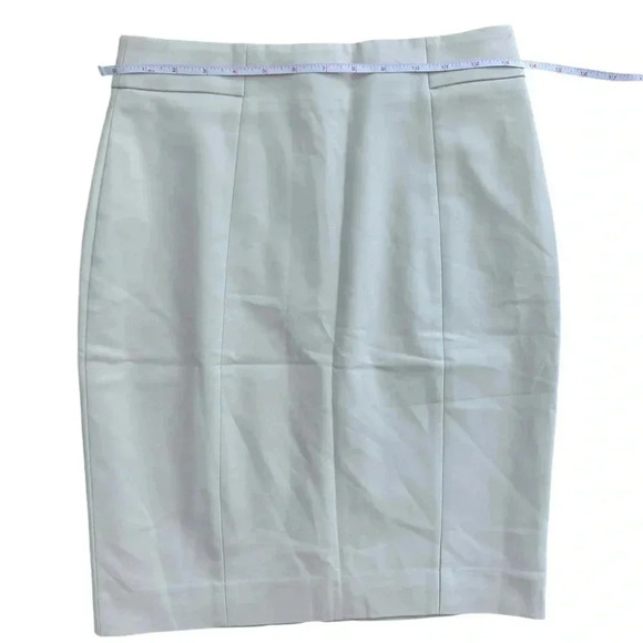 H&M Beige Pencil Skirt buissness casual work attire size 6 or small - Picture 5 of 7